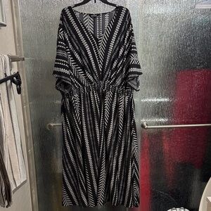 Black & White V-Neck Midi Dress with Elastic Waist